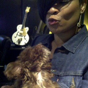 Twitpic : "Air Kisses Only!"